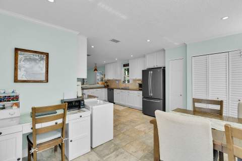 202 Hibiscus Street, Plantation Key FL - photo 11 of 28