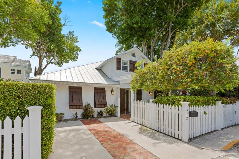 3 bedroom Single Family Residence at 1212 Olivia Street, W C Maloney Diagram (2.0), Key West — photo 1