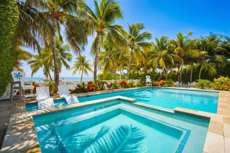 5 bedroom Single Family Residence at 65760 Overseas Highway, Long Key Ocean Bay Colony (69.0), Long Key — photo 1