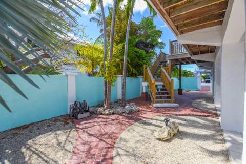 667 E Caribbean Drive, Summerland Key FL - photo 6 of 54