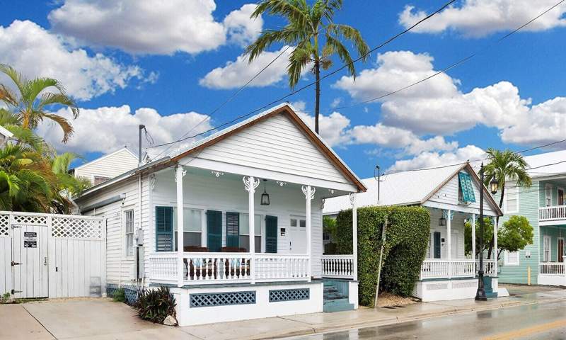 5 bedroom Single Family Residence at 415 & 417 Truman Avenue, Old Town - Unlisted (1.0), Key West — photo 3