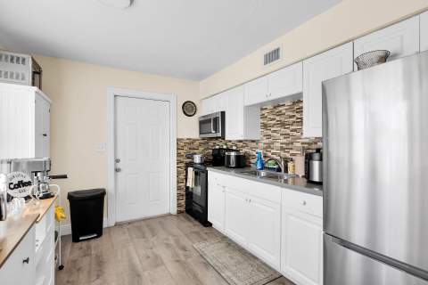 10881 7th Avenue Gulf, Marathon FL - photo 13 of 57