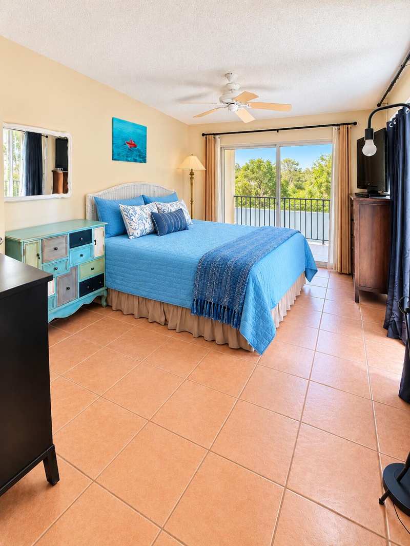 1 bedroom Condominium at 79901 Overseas Highway #220, Palms of Isla (80.0), Upper Matecumbe Key Islamorada — photo 1