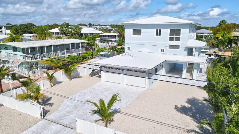 4 bedroom Single Family Residence at 48 S Andros Road, Ocean Isle Estates (106.0), Key Largo — photo 3