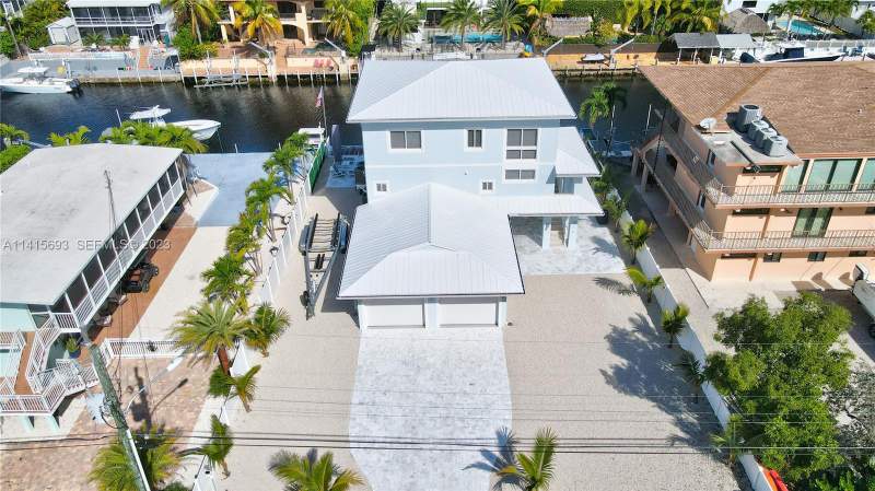 4 bedroom Single Family Residence at 48 S Andros Road, Ocean Isle Estates (106.0), Key Largo — photo 4
