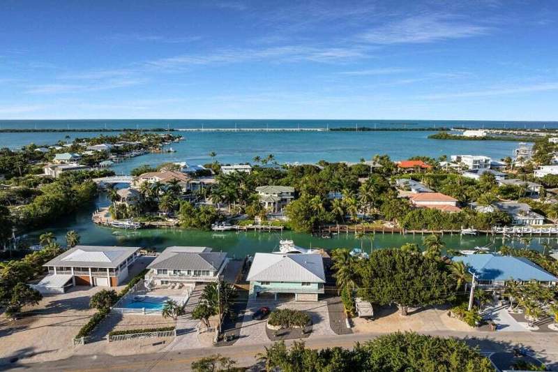 2 bedroom Single Family Residence at 232 W Seaview Drive, Plantation Island (61.0), Duck Key — photo 2