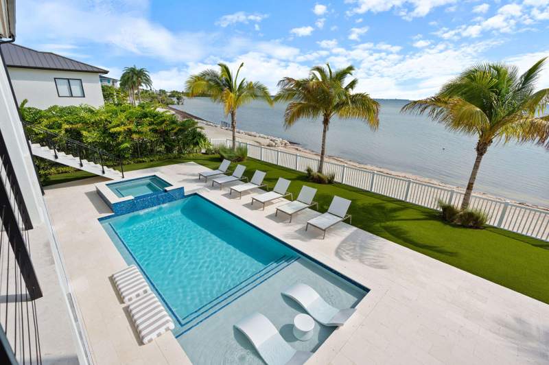 4 bedroom Single Family Residence at 128 Sunrise Drive, Sunrise Isle (50.0), Marathon — photo 2