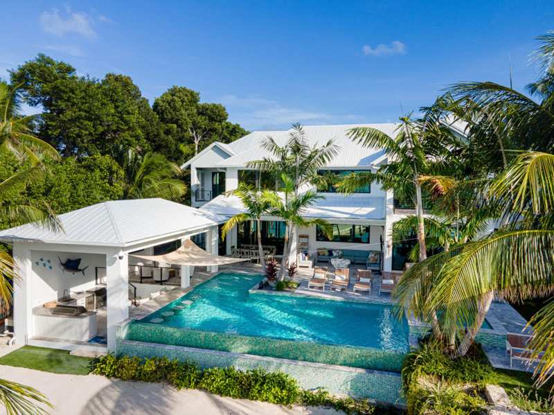 9 bedroom Single Family Residence at 16 Avacado Street, Strattons (82.5), Upper Matecumbe Key Islamorada — photo 1