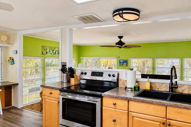 2 bedroom Mobile Home at 701 Spanish Main Drive #Lot 62, Venture Out (23.0), Cudjoe Key — photo 4
