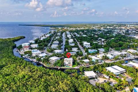 328 S Coconut Palm Boulevard, Plantation Key FL - photo 9 of 85