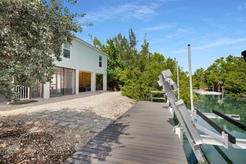 49 Blue Water Drive, Saddlebunch FL - photo 7 of 47