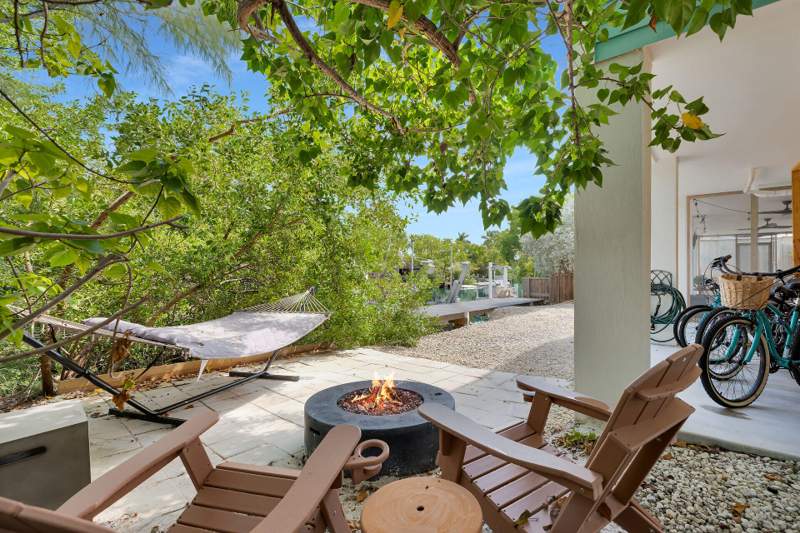 3 bedroom Single Family Residence at 49 Blue Water Drive, Saddlebunch Shores (14.0), Saddlebunch — photo 2