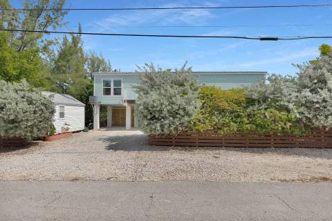 49 Blue Water Drive, Saddlebunch FL - photo 11 of 47
