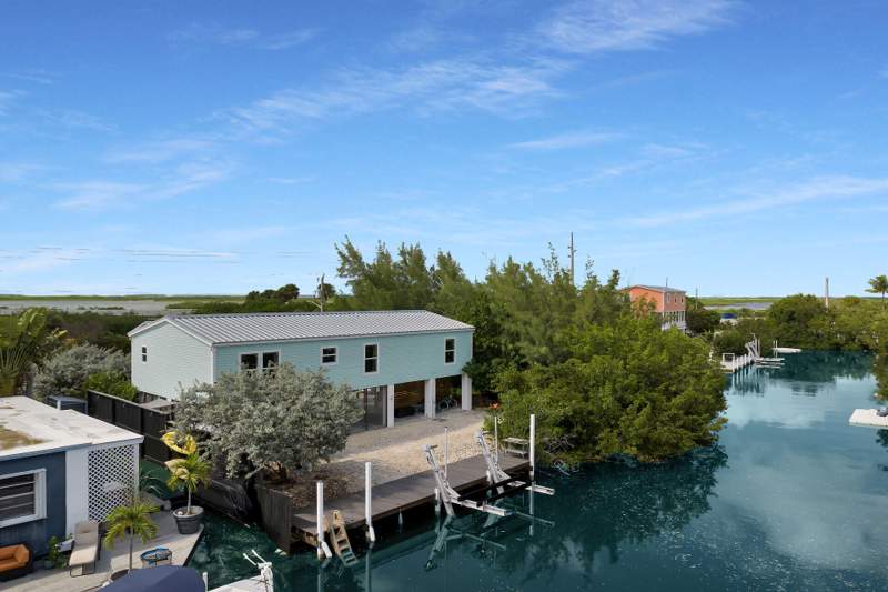 3 bedroom Single Family Residence at 49 Blue Water Drive, Saddlebunch Shores (14.0), Saddlebunch — photo 4