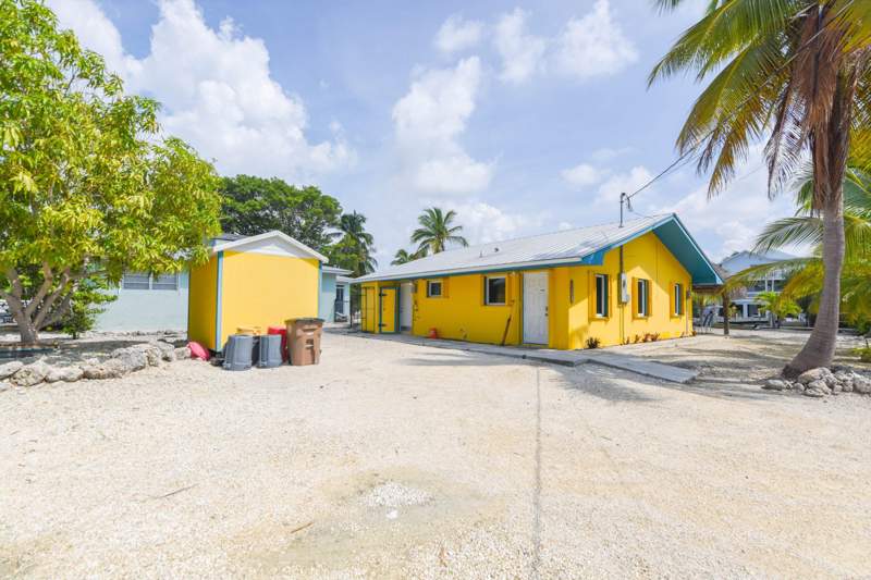 2 bedroom Single Family Residence at 28441 Meyer Avenue, Mates Beach (28.5), Little Torch Key — photo 2