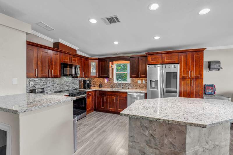 3 bedroom Single Family Residence at 308 Vaca Road, Lake Surprise Properties (106.0), Key Largo — photo 3