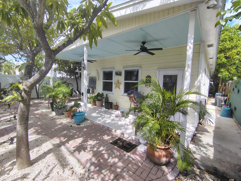 3 bedroom Single Family Residence at 5435 5th Avenue, Robyn Sub (5.0), Key West — photo 2