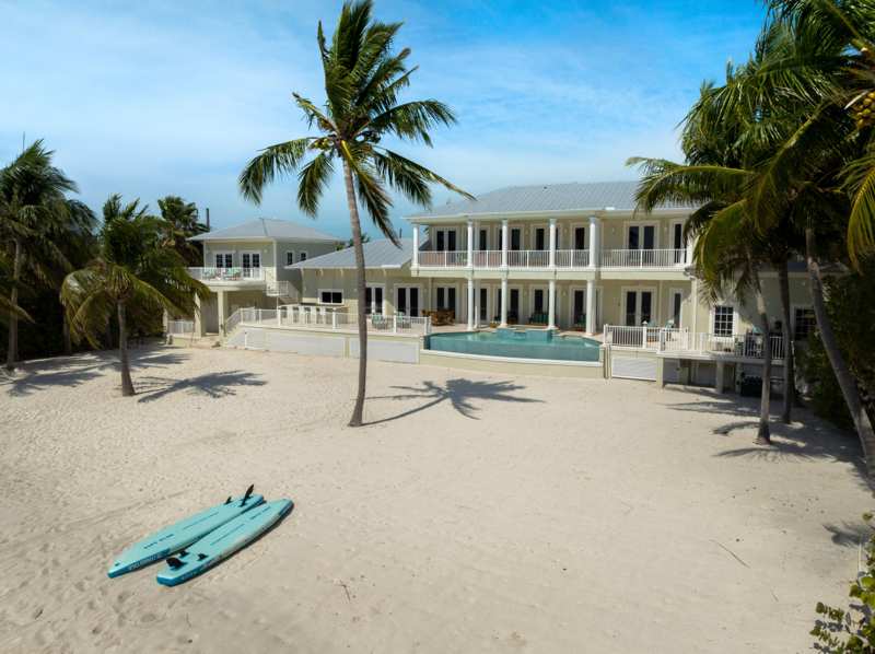 5 bedroom Single Family Residence at 75931 Overseas Highway, Mat Ocean Bay (75.0), Lower Matecumbe — photo 1