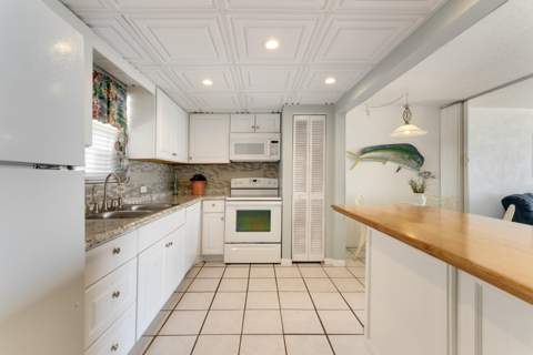 200 Wrenn Street #Apt 601, Plantation Key FL - photo 7 of 32