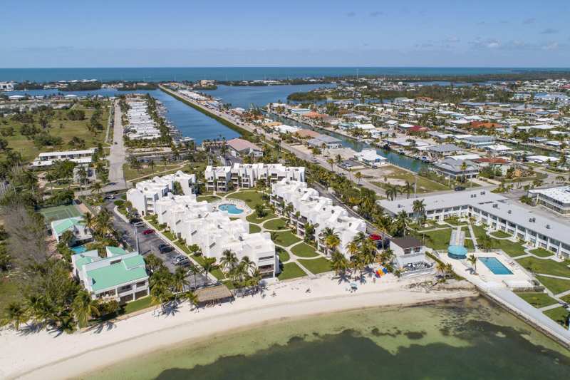 2 bedroom Condominium at 601 W Ocean Drive #302, Cay Condo (53.5), Key Colony — photo 1