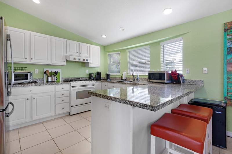 3 bedroom Single Family Residence at 692 Blackbeard Road, Jolly Roger Estates (28.5), Little Torch Key — photo 5