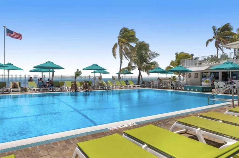 4 bedroom Half Duplex at 360 3rd St Ocean Street, Key Colony Beach (53.5), Key Colony — photo 3