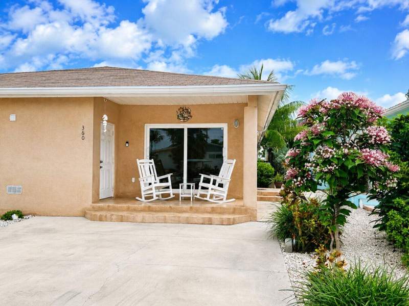4 bedroom Half Duplex at 360 3rd St Ocean Street, Key Colony Beach (53.5), Key Colony — photo 4