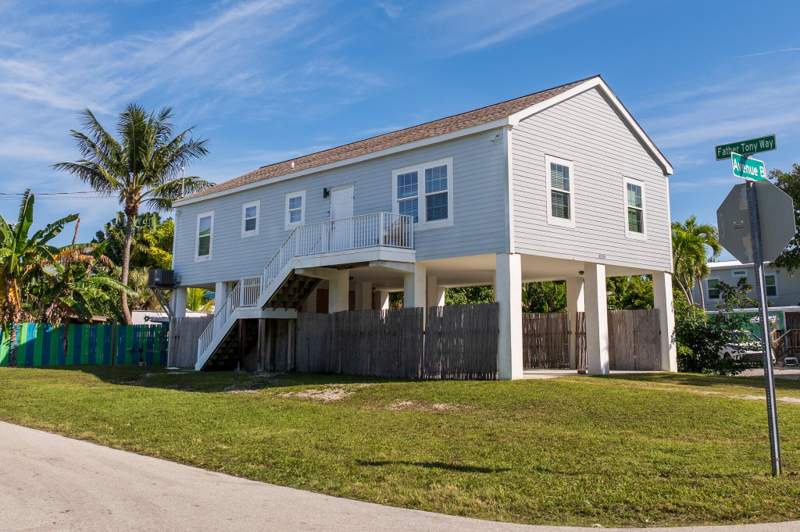 3 bedroom Single Family Residence at 31315 Avenue B, Sands Sub (31.0), Big Pine Key — photo 2