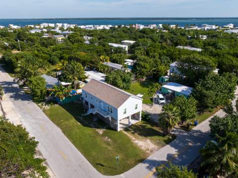 31315 Avenue B, Big Pine Key FL - photo 7 of 35