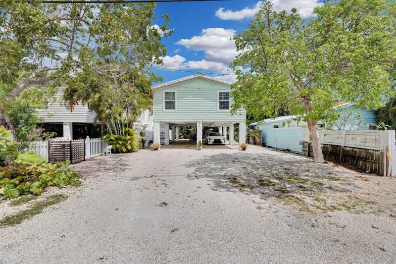 3 bedroom Single Family Residence at 511 Avenue D #B, Johnsonville (9.0), Big Coppitt — photo 2