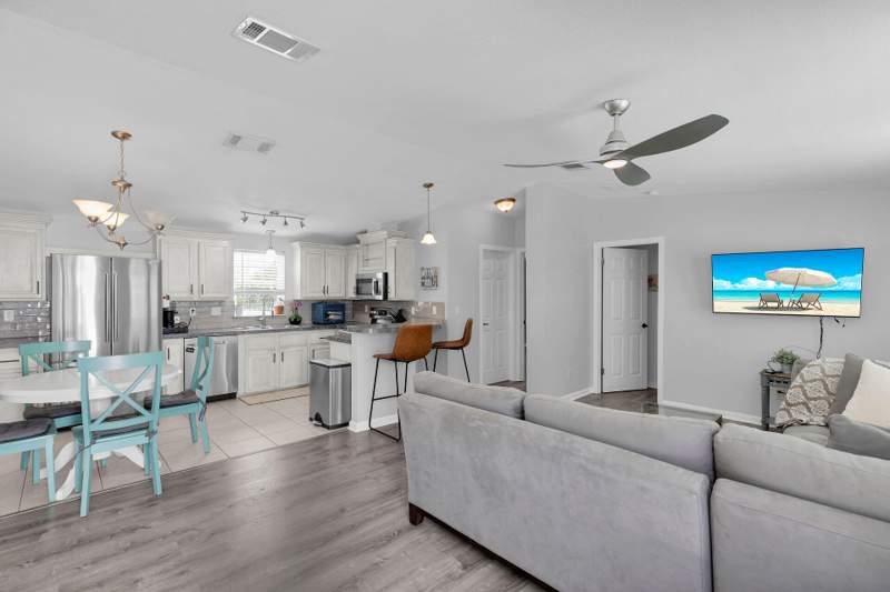 3 bedroom Single Family Residence at 511 Avenue D #B, Johnsonville (9.0), Big Coppitt — photo 3