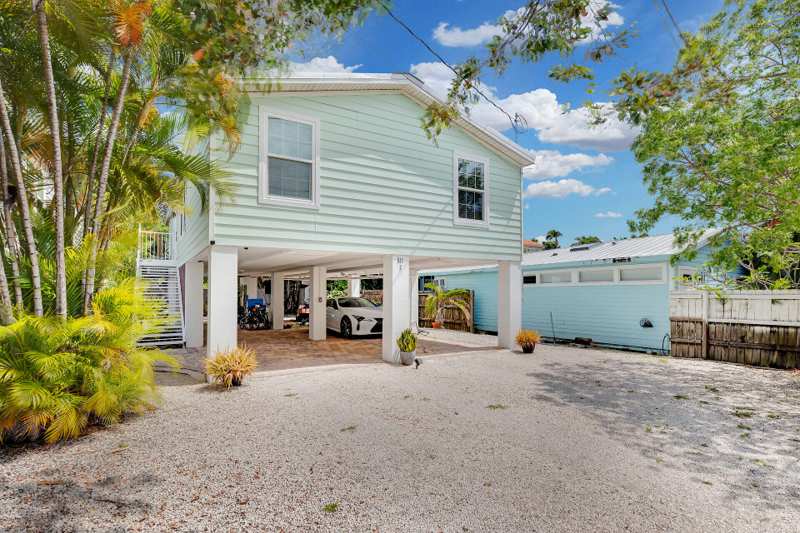 3 bedroom Single Family Residence at 511 Avenue D #B, Johnsonville (9.0), Big Coppitt — photo 1