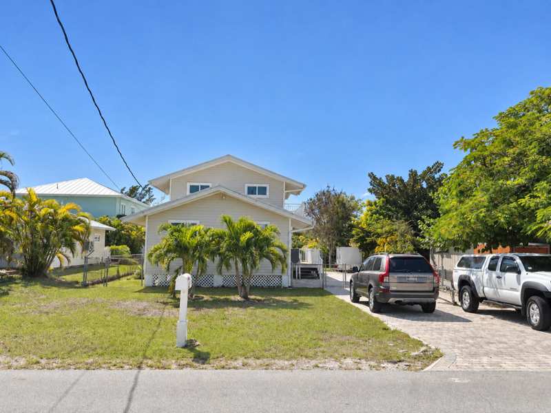 3 bedroom Single Family Residence at 29324 Coconut Palm Drive, Eden Pines Colony (29.0), Big Pine Key — photo 1