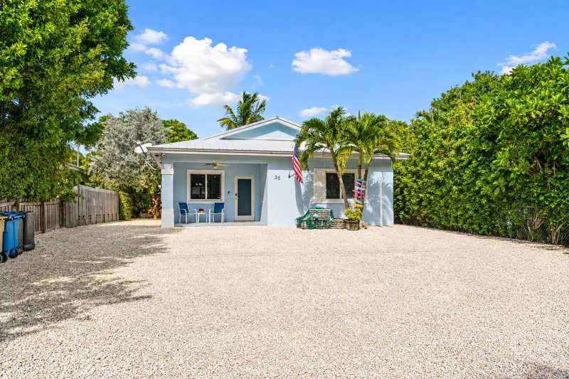 3 bedroom Single Family Residence at 38 Transylvania Avenue, Largo Sound Park (103.5), Key Largo — photo 1