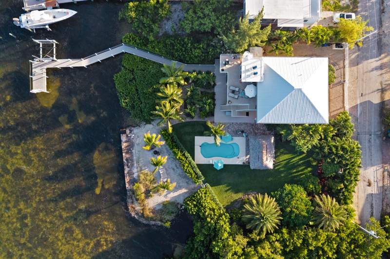 3 bedroom Single Family Residence at 733-743 Trinidad Lane, Windward Beach Est (28.5), Little Torch Key — photo 2