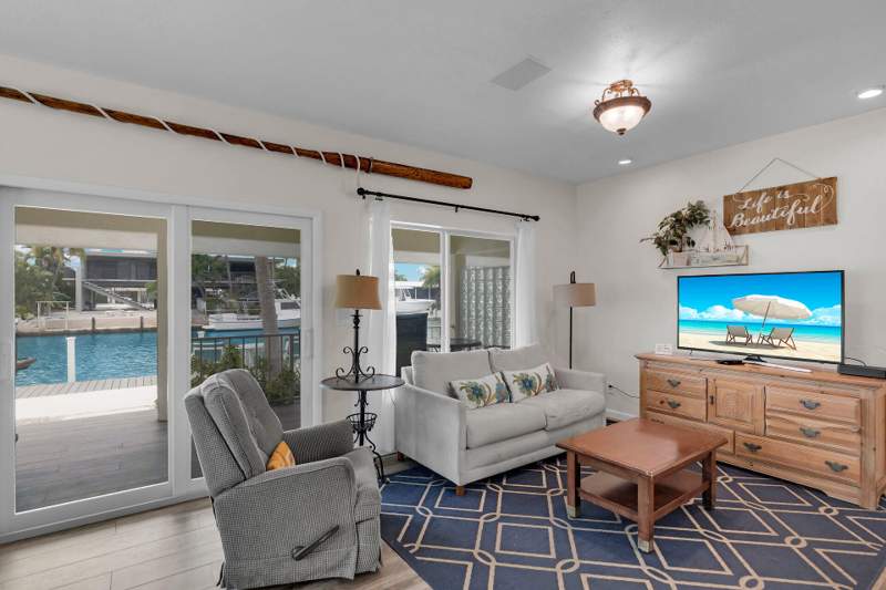 3 bedroom Half Duplex at 341 9Th Street, Key Colony Bch 1st Addn Amd Plat (53.5), Key Colony — photo 3