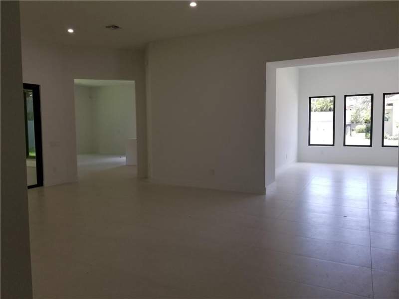 5 bedroom Single Family Residence at 5730 Ashwood Circle, Preserve At Emerald Hills, Hollywood — photo 3