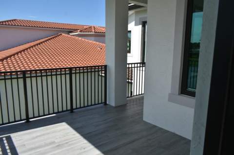5704 Ashwood Circle, Hollywood FL - photo 12 of 16