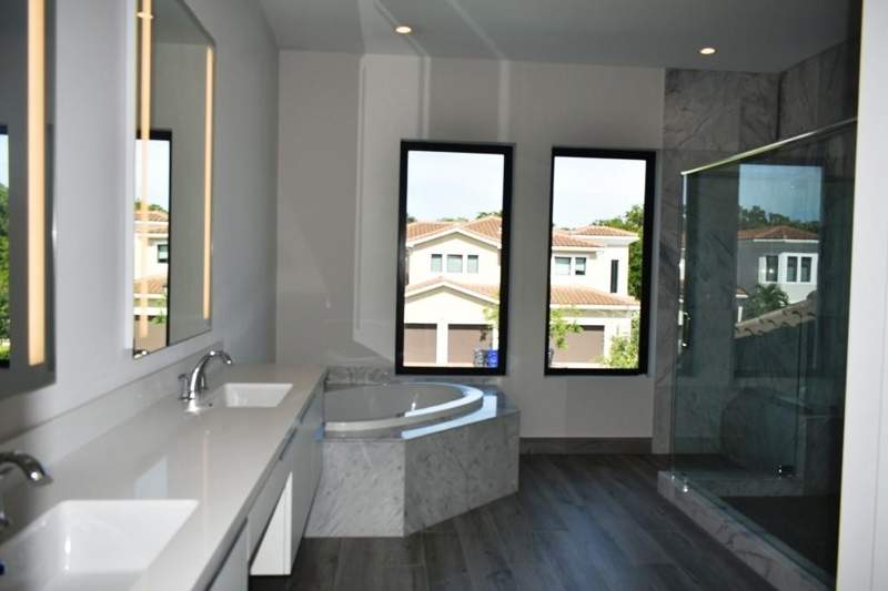 5 bedroom Single Family Residence at 3515 Ashwood Circle, Preserve At Emerald Hills, Hollywood — photo 5