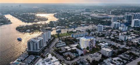 527 Orton Avenue #402B, Fort Lauderdale FL - photo 12 of 13