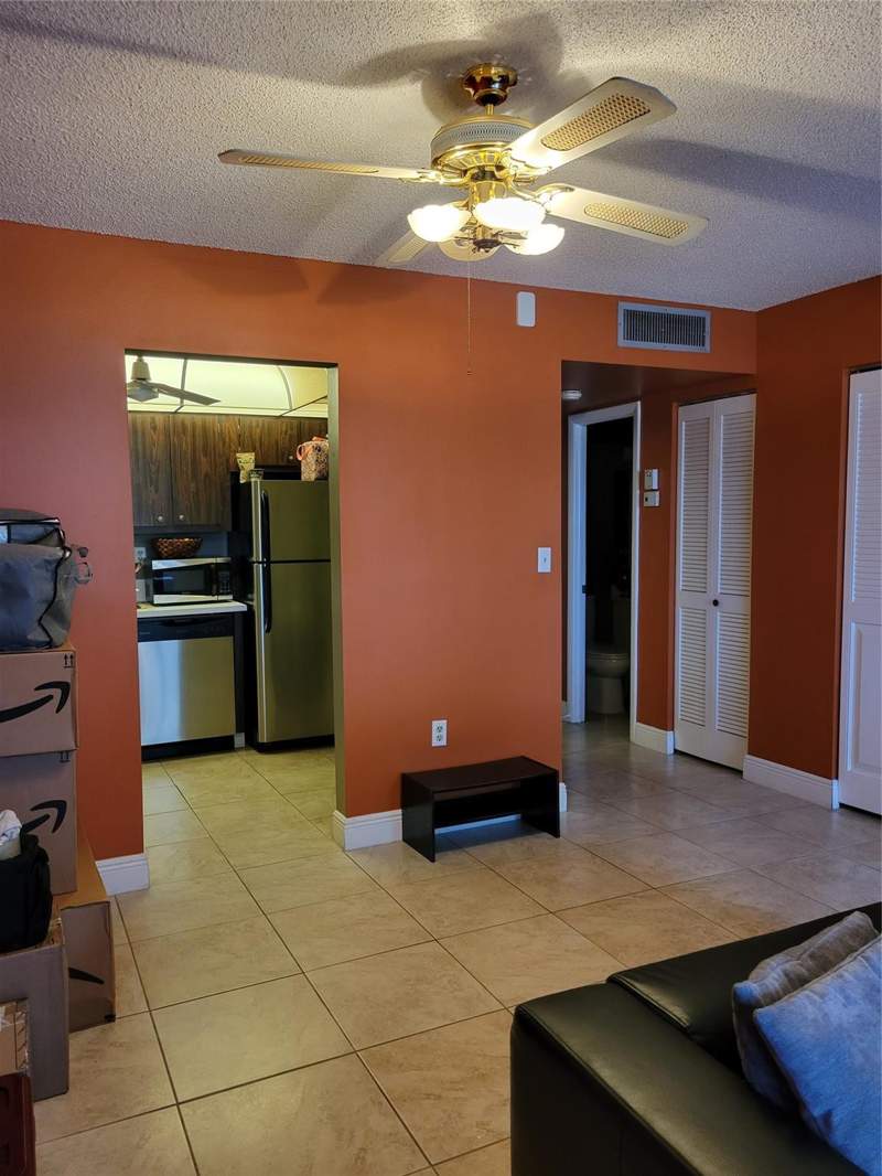 1 bedroom Condominium at 1400 Saint Charles Place #211, Park Place Condominium, Pembroke Pines — photo 4