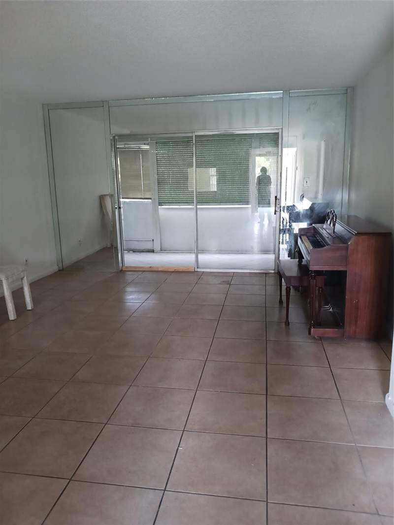 2 bedroom Condominium at 7605 W Atlantic Boulevard #106, Oriole Gardens Phase 1, Margate — photo 4