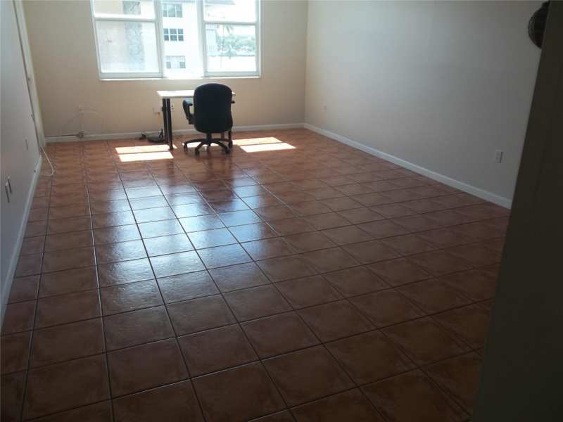 1 bedroom Condominium at 1893 S Ocean Drive #302, The Martinique, Hallandale Beach — photo 1