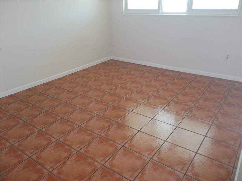 1 bedroom Condominium at 1893 S Ocean Drive #302, The Martinique, Hallandale Beach — photo 4