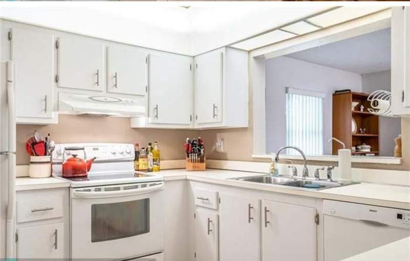 3 bedroom Single Family Residence at 1320 SW 82nd Terrace, North Lauderdale Landings, North Lauderdale — photo 4