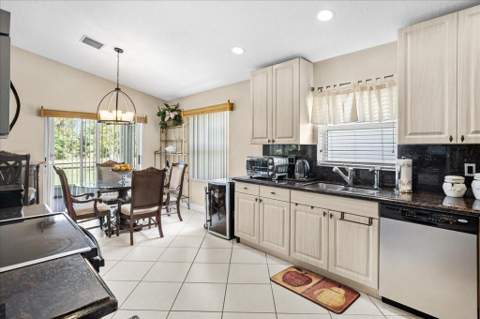 6358 Westchester Club Drive, Boynton Beach FL - photo 8 of 23