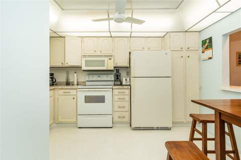 9611 N Hollybrook Lake Drive #107, Pembroke Pines FL - photo 10 of 56