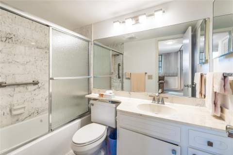 9611 N Hollybrook Lake Drive #107, Pembroke Pines FL - photo 16 of 56