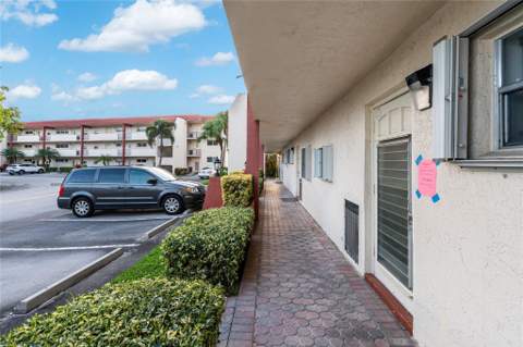 9611 N Hollybrook Lake Drive #107, Pembroke Pines FL - photo 22 of 56