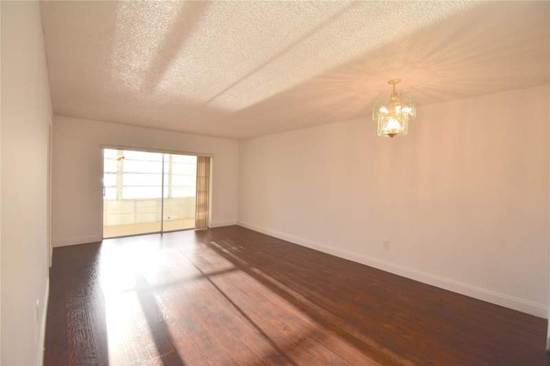 2 bedroom Condominium at 3051 Sunrise Lakes Drive #311, Sunrise Lakes Phase 1, Sunrise — photo 5